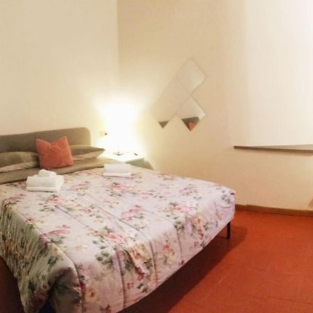 Cozy Apartment Near Train Station Florenz Exterior foto