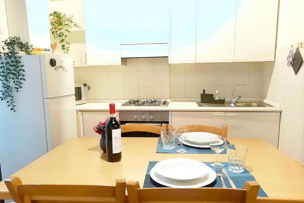 Cozy Apartment Near Train Station Florenz Exterior foto